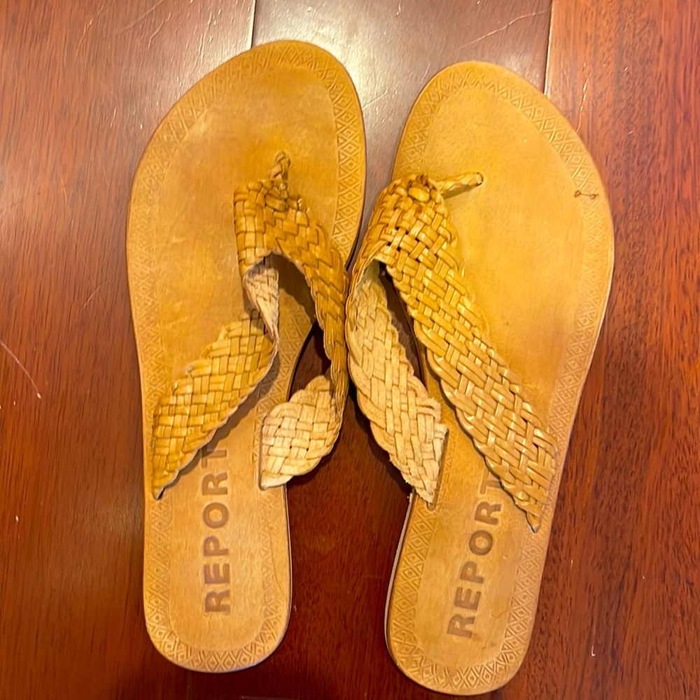 Report leather flip flop